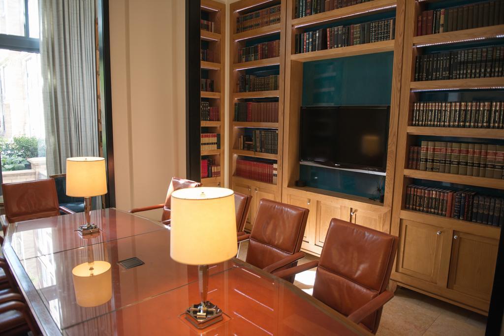 Crystal Quarters Corporate Housing At The Gramercy Arlington Zimmer foto