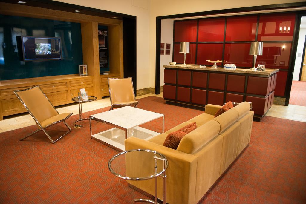 Crystal Quarters Corporate Housing At The Gramercy Arlington Zimmer foto