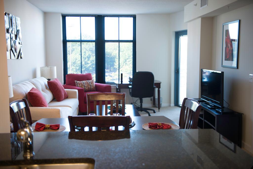 Crystal Quarters Corporate Housing At The Gramercy Arlington Zimmer foto