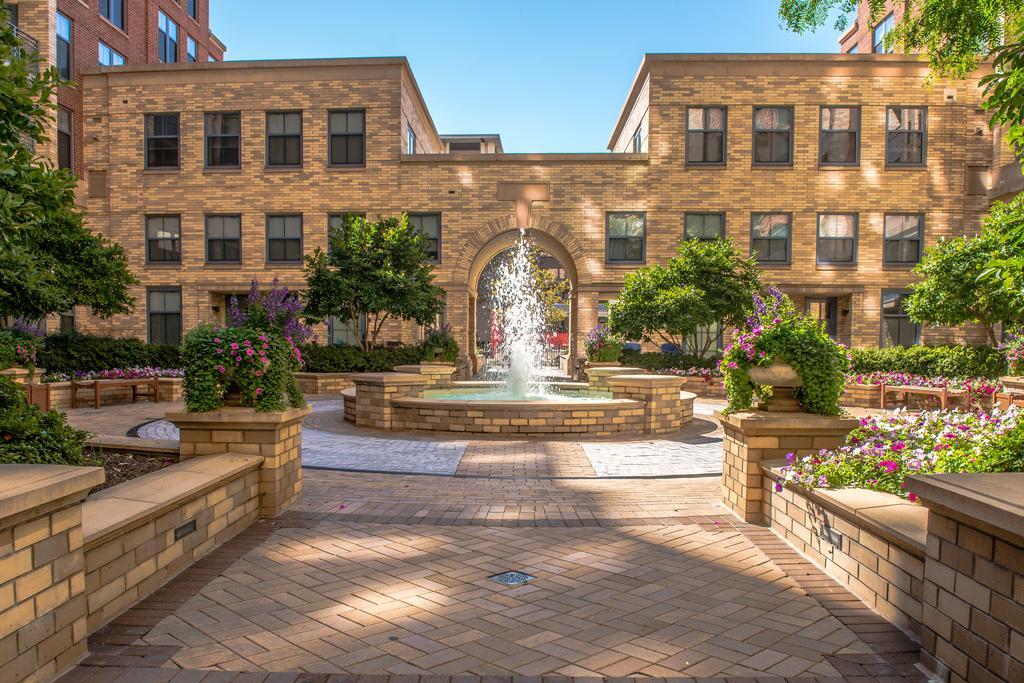 Crystal Quarters Corporate Housing At The Gramercy Arlington Zimmer foto